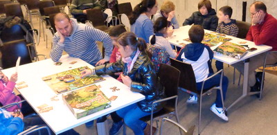 http://www.jugamostodos.org/images/stories/Juegos/JuegosEspana/GalileoNenos/Taller_4.jpg
